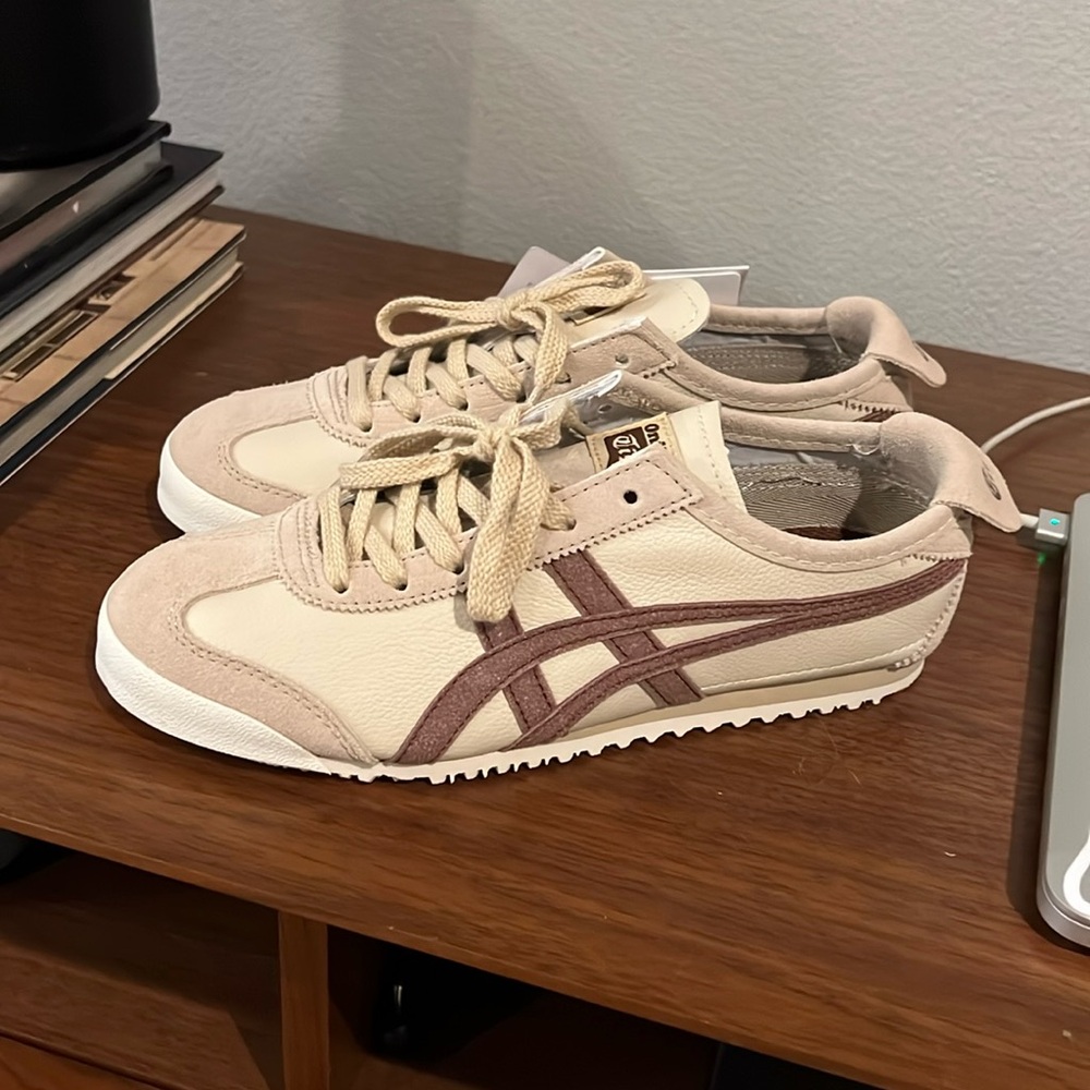 Brand new with tags Mexico 66 Onitsuka Tigers!